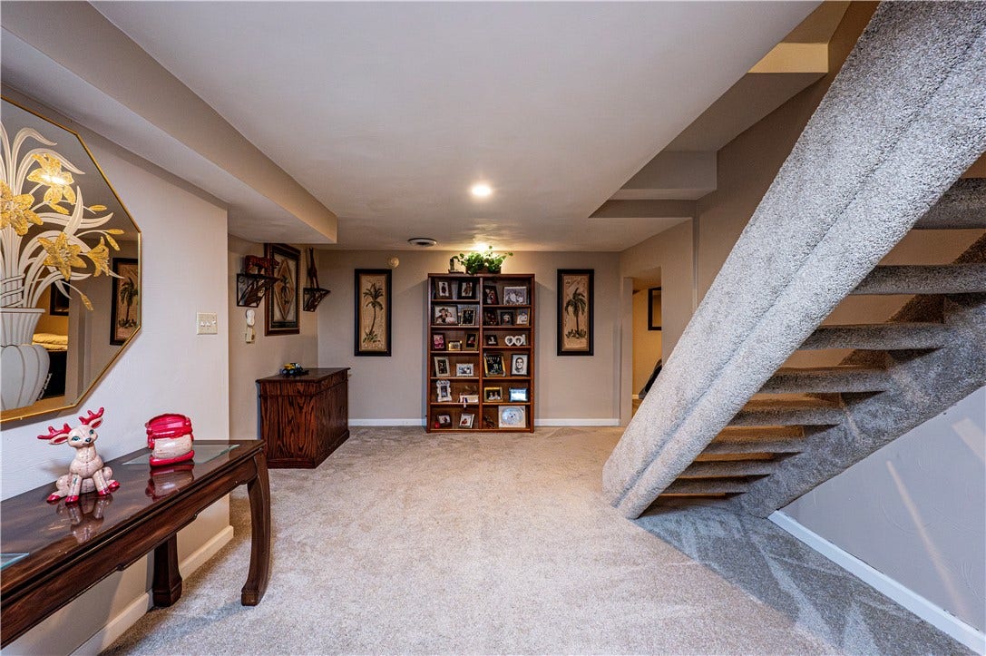 122 Farmington Pl, Greensburg, PA 15601
