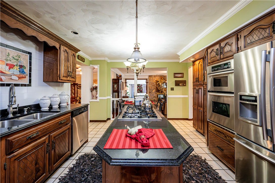 122 Farmington Pl, Greensburg, PA 15601
