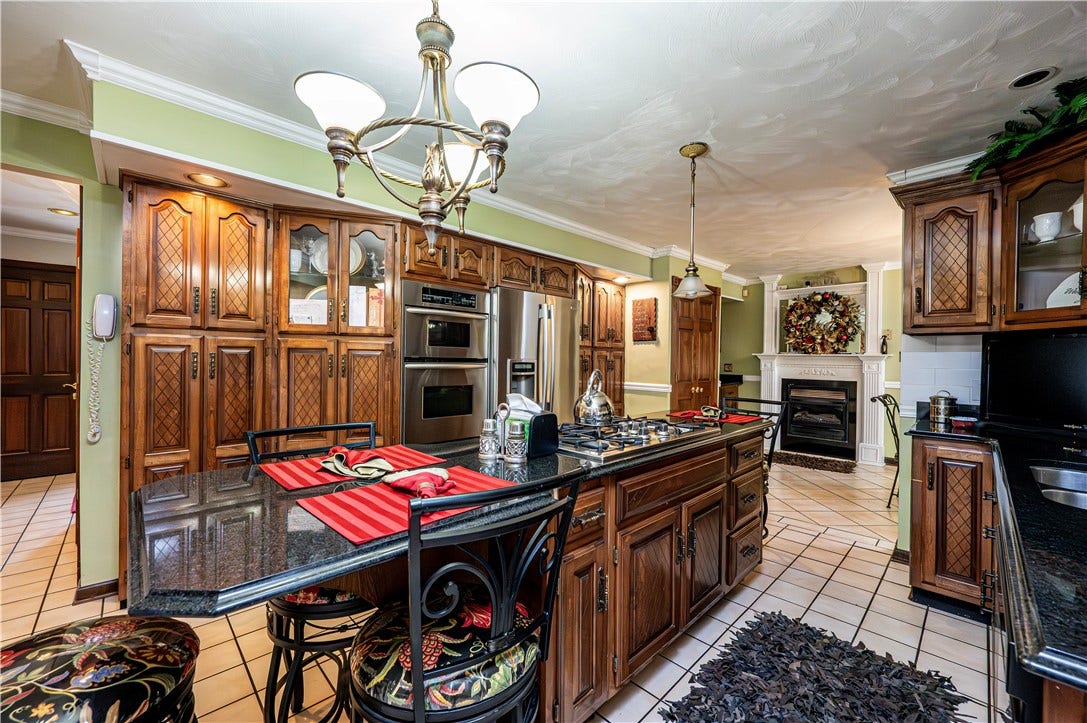 122 Farmington Pl, Greensburg, PA 15601