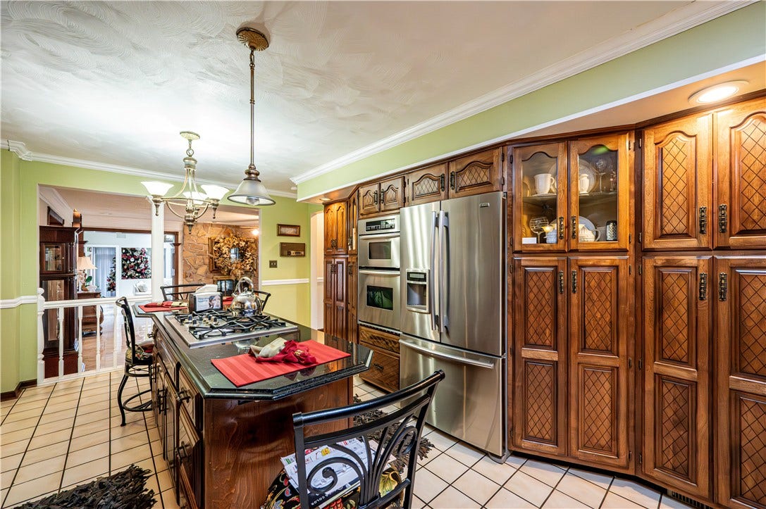 122 Farmington Pl, Greensburg, PA 15601