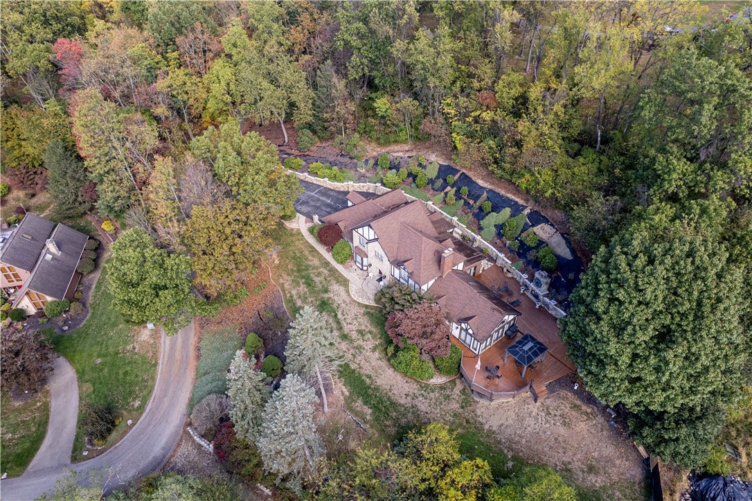 122 Farmington Pl, Greensburg, PA 15601