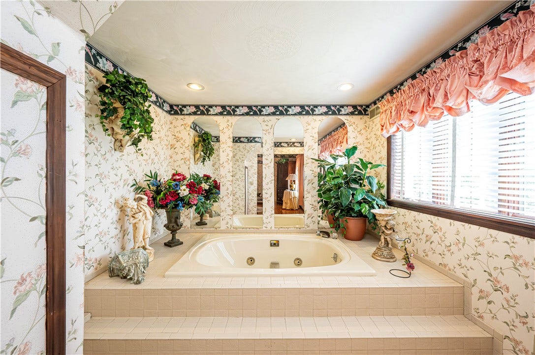 122 Farmington Pl, Greensburg, PA 15601