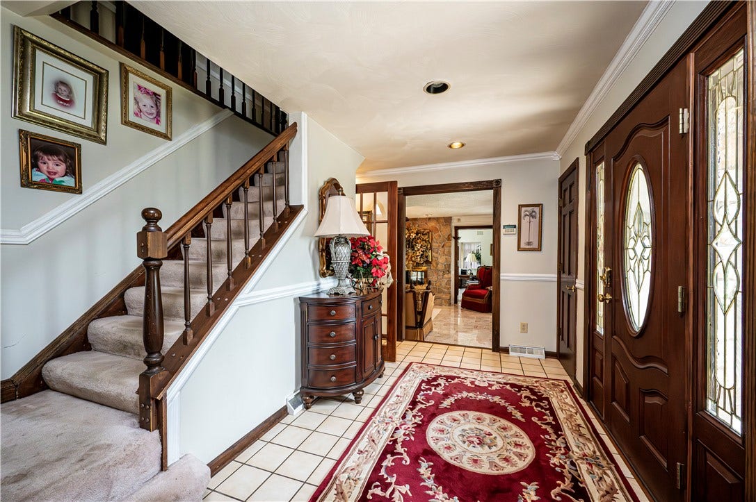 122 Farmington Pl, Greensburg, PA 15601