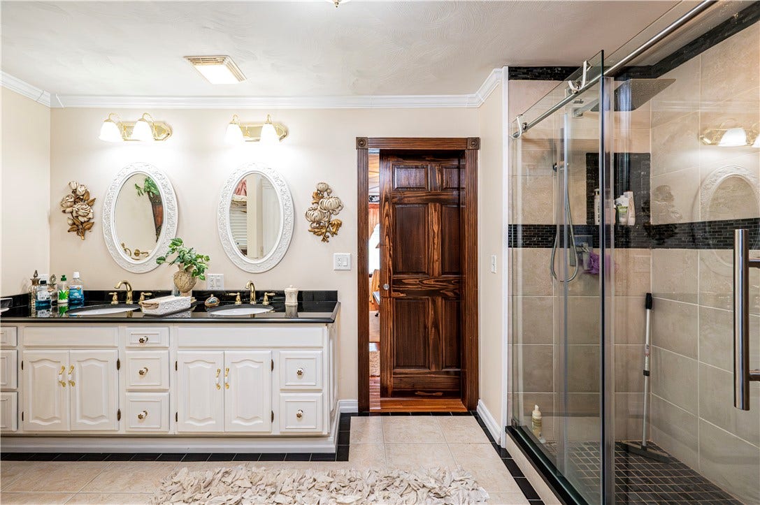 122 Farmington Pl, Greensburg, PA 15601
