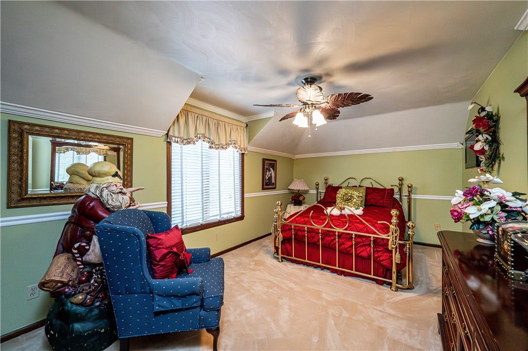 122 Farmington Pl, Greensburg, PA 15601
