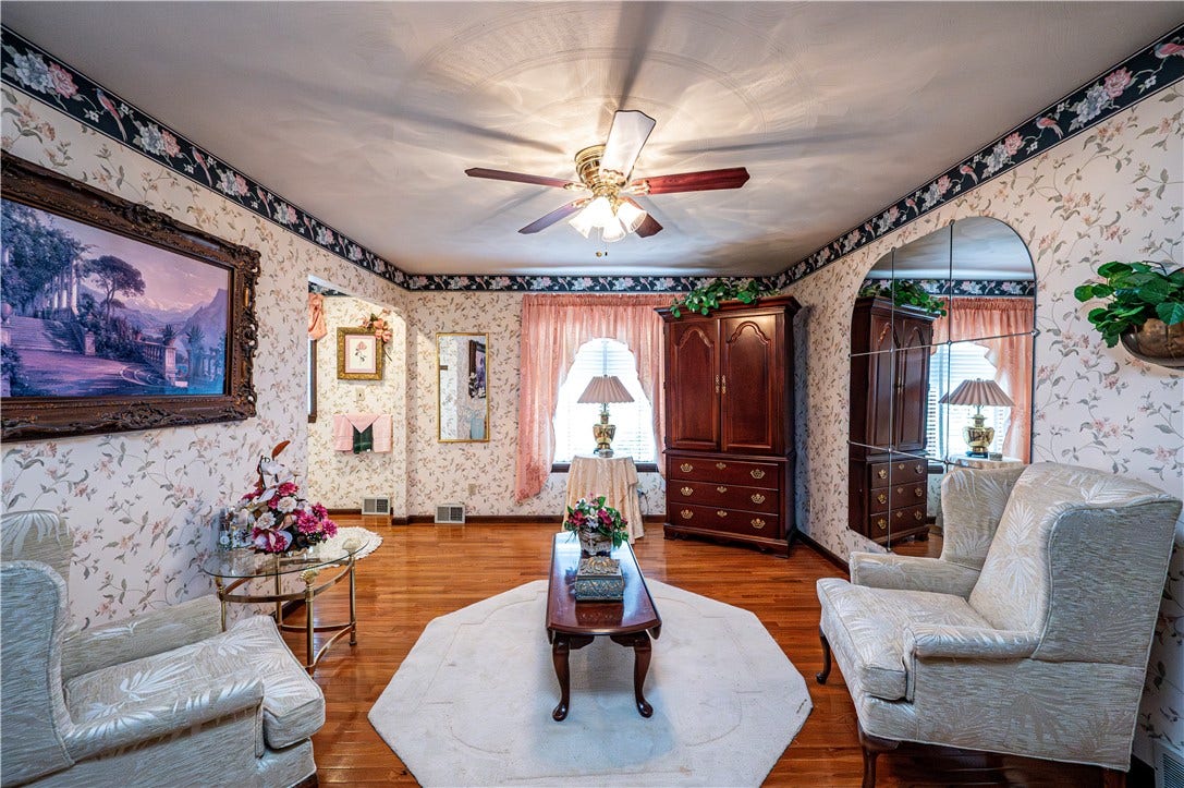 122 Farmington Pl, Greensburg, PA 15601