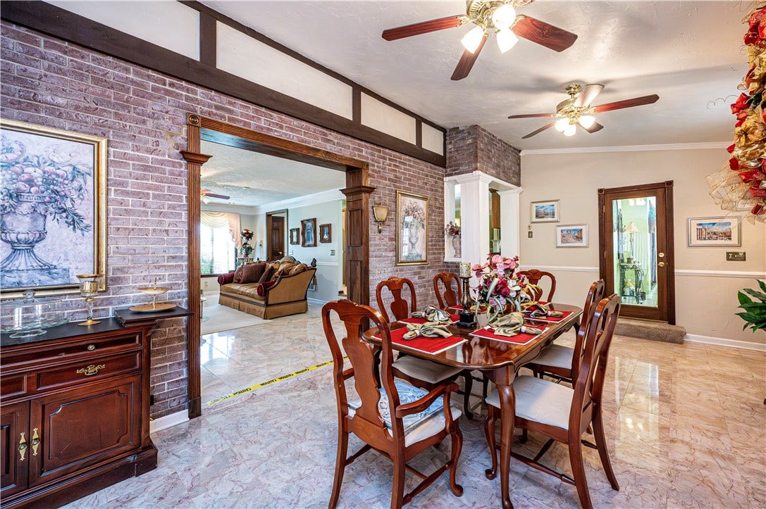 122 Farmington Pl, Greensburg, PA 15601