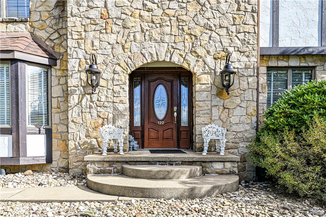 122 Farmington Pl, Greensburg, PA 15601