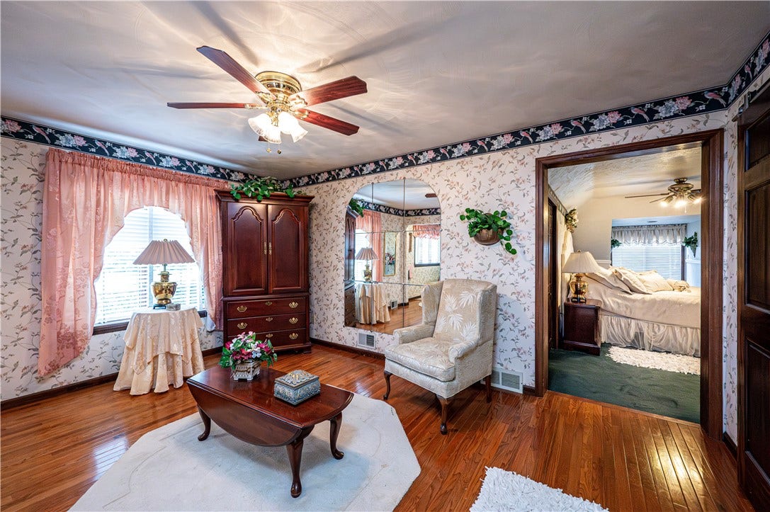 122 Farmington Pl, Greensburg, PA 15601