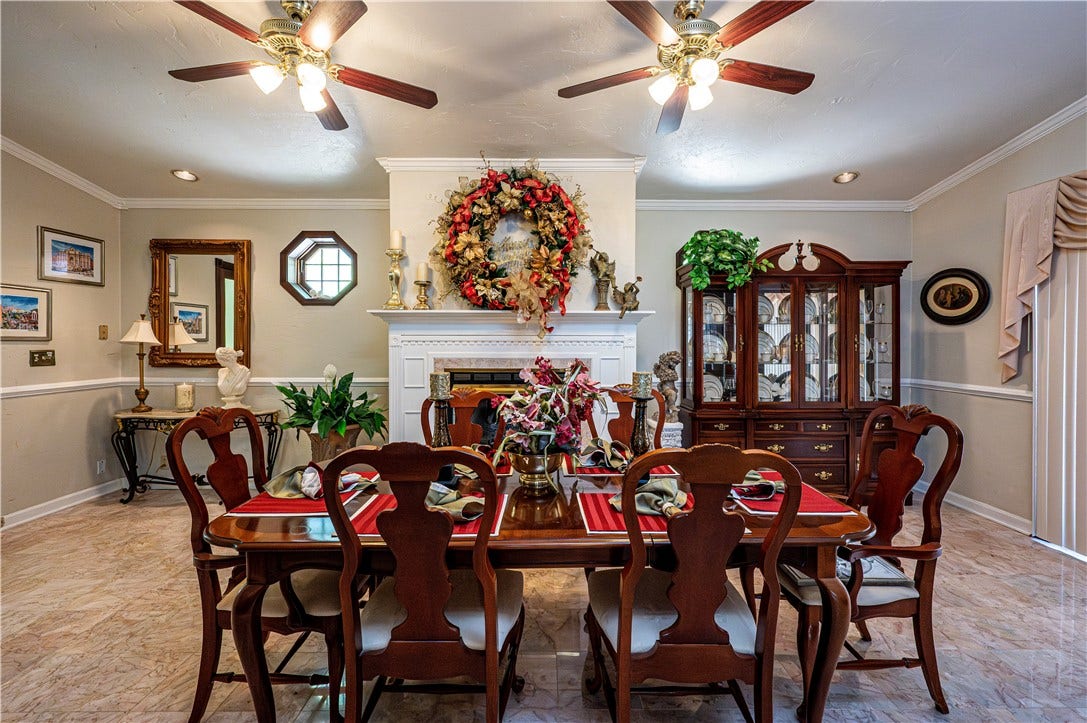 122 Farmington Pl, Greensburg, PA 15601