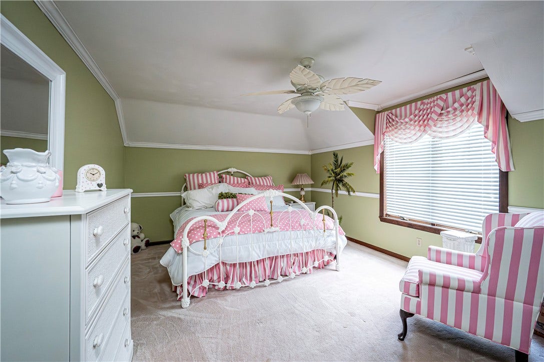 122 Farmington Pl, Greensburg, PA 15601