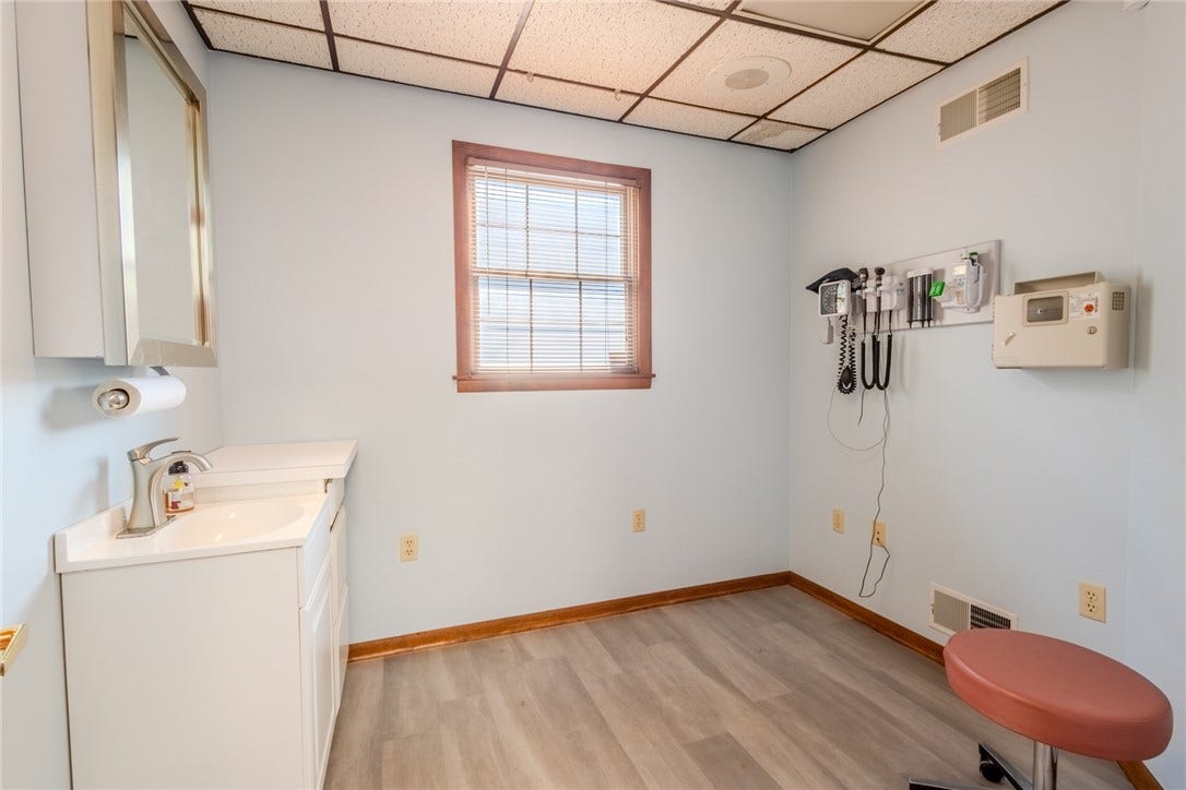 310 Mulberry St, Scottdale, PA 15683