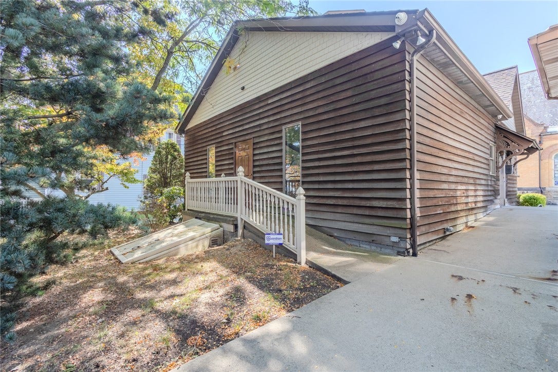 310 Mulberry St, Scottdale, PA 15683