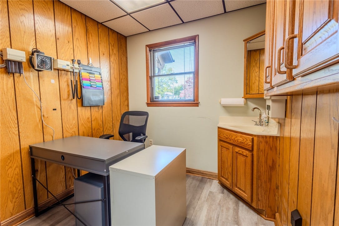 310 Mulberry St, Scottdale, PA 15683