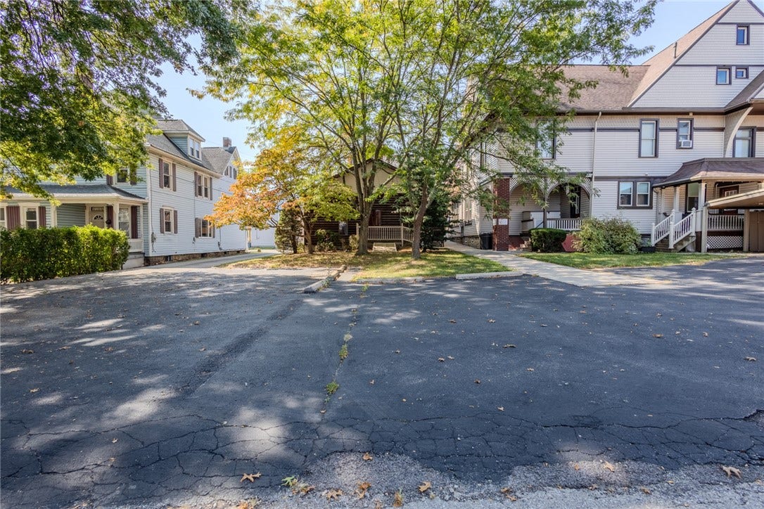 310 Mulberry St, Scottdale, PA 15683