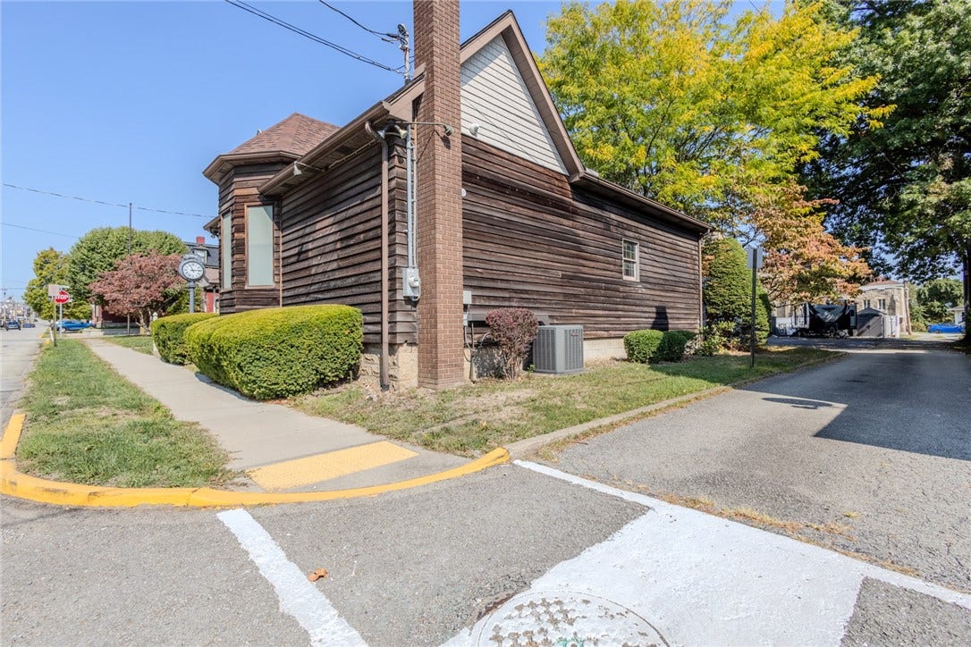 310 Mulberry St, Scottdale, PA 15683