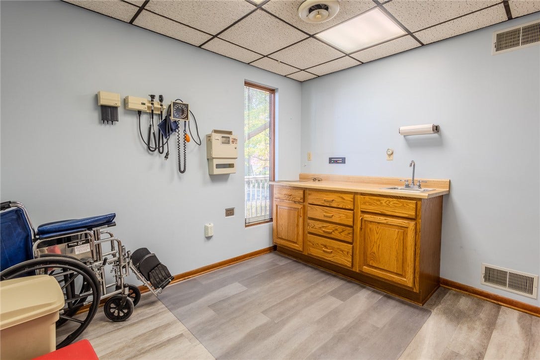 310 Mulberry St, Scottdale, PA 15683