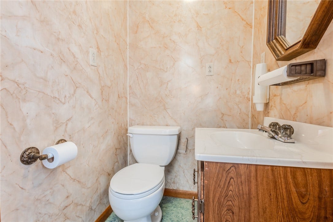 310 Mulberry St, Scottdale, PA 15683