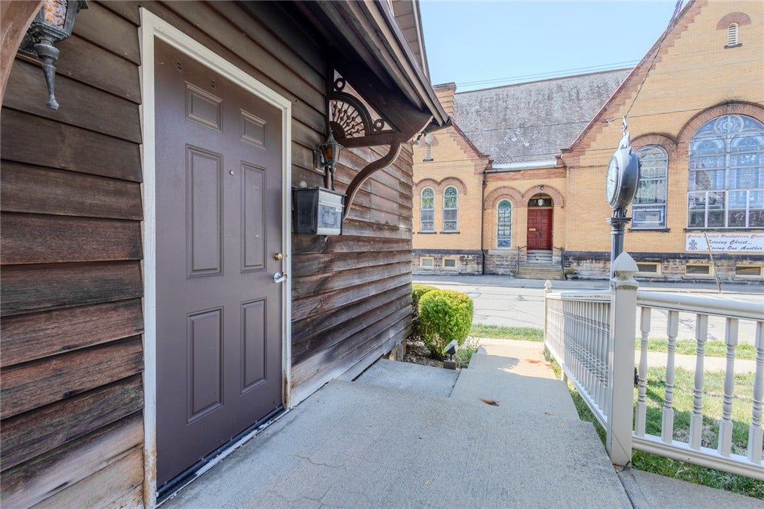 310 Mulberry St, Scottdale, PA 15683