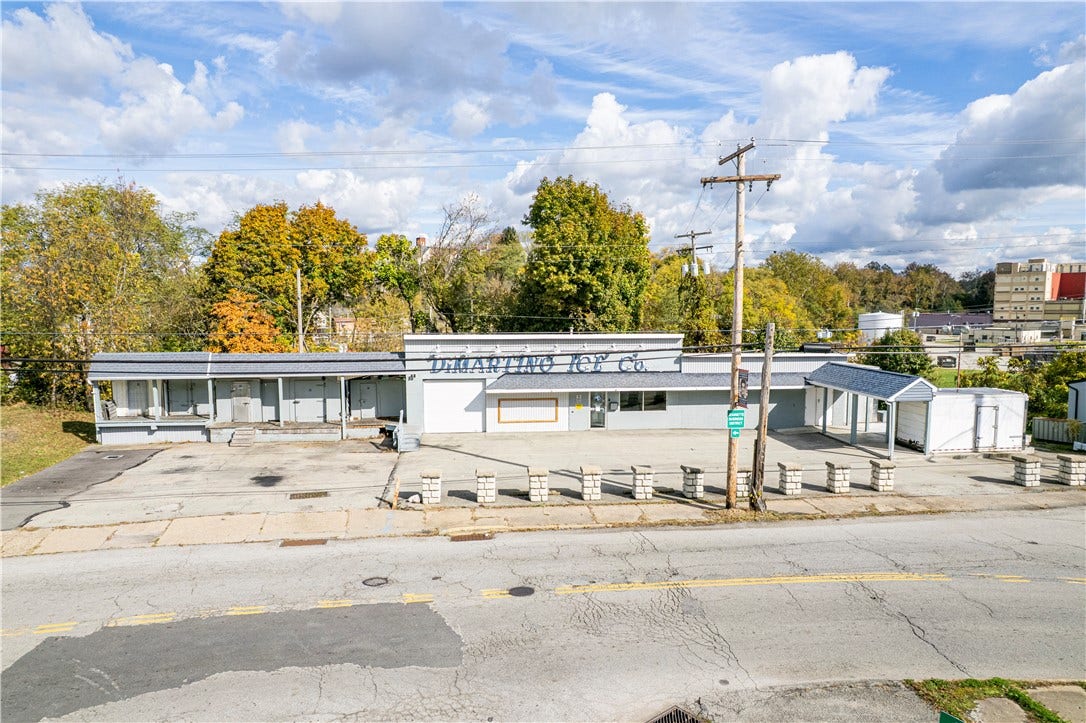 305 Division St, Jeannette, PA 15644