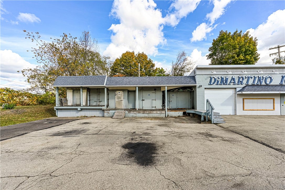 305 Division St, Jeannette, PA 15644