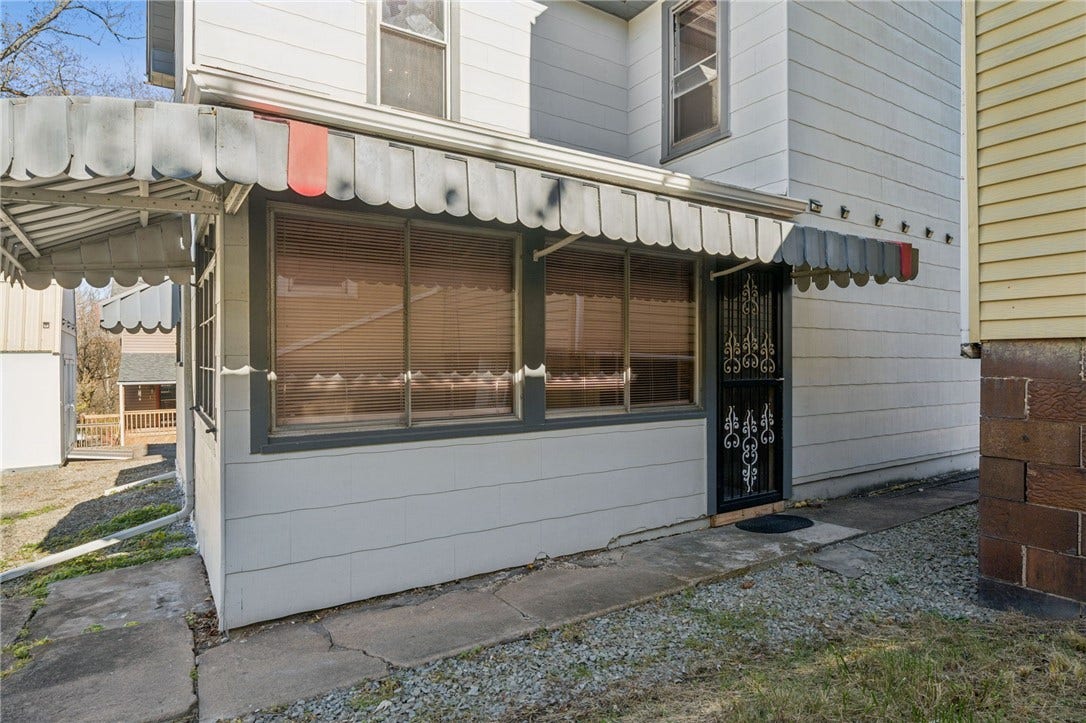 1280 Armstrong Street, North Huntingdon, PA 15647