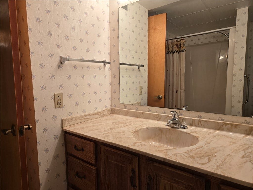 820 E Beau St, #2L, Washington, PA 15301