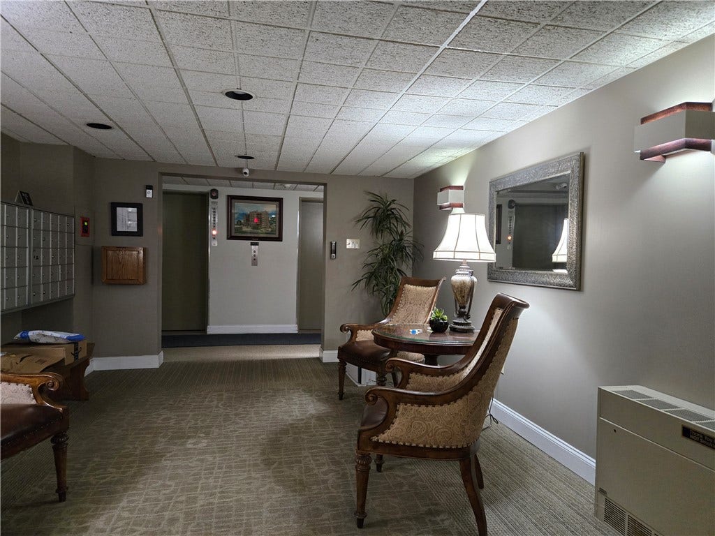 820 E Beau St, #2L, Washington, PA 15301