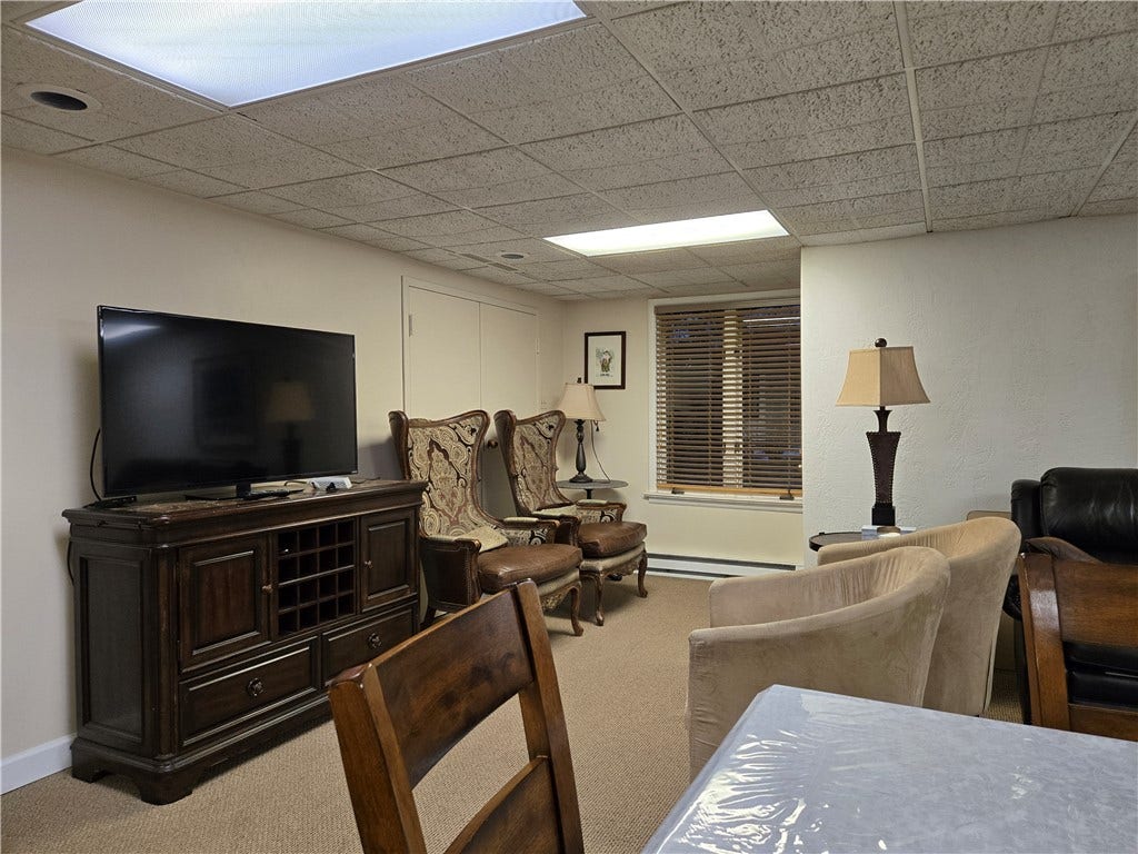 820 E Beau St, #2L, Washington, PA 15301