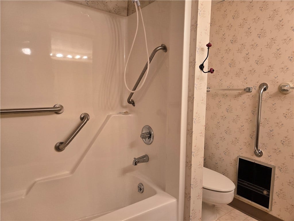 820 E Beau St, #2L, Washington, PA 15301
