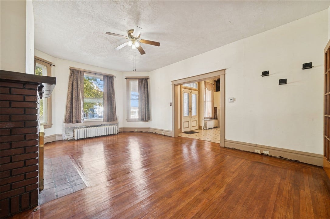 120 N 1st St, Jeannette, PA 15644