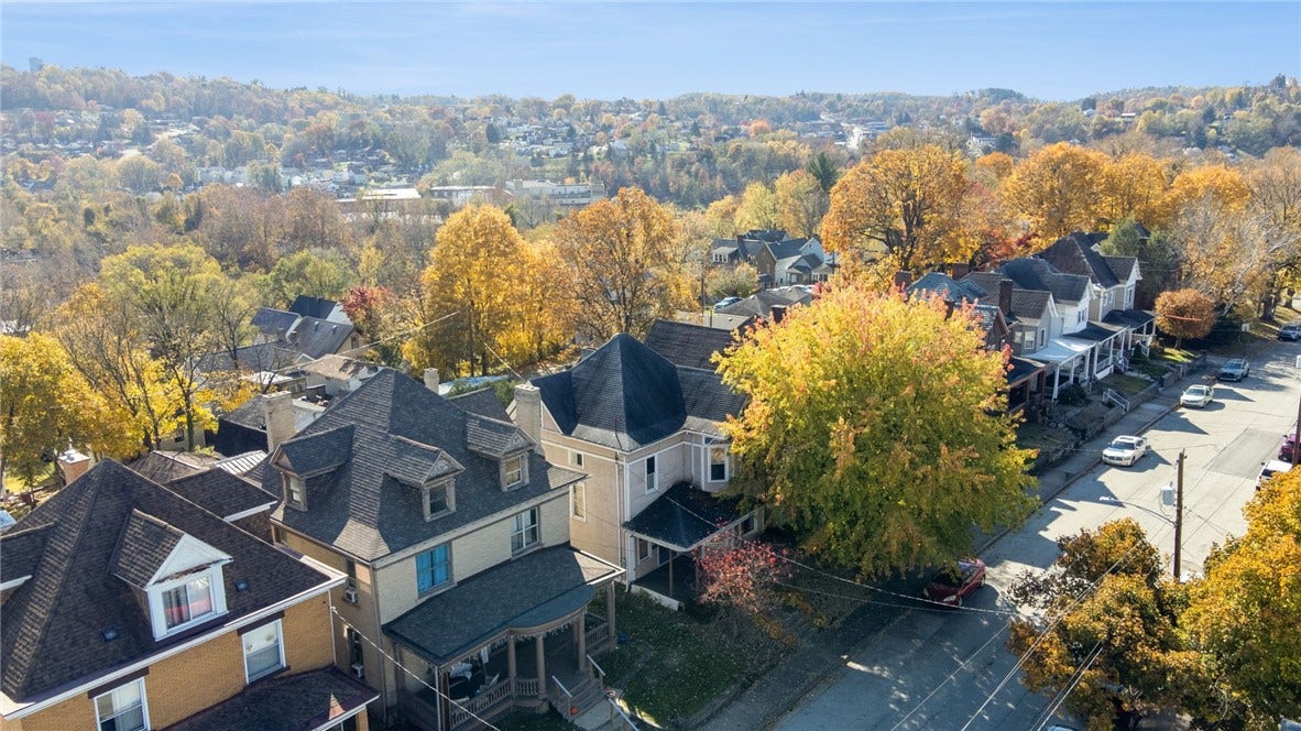 120 N 1st St, Jeannette, PA 15644