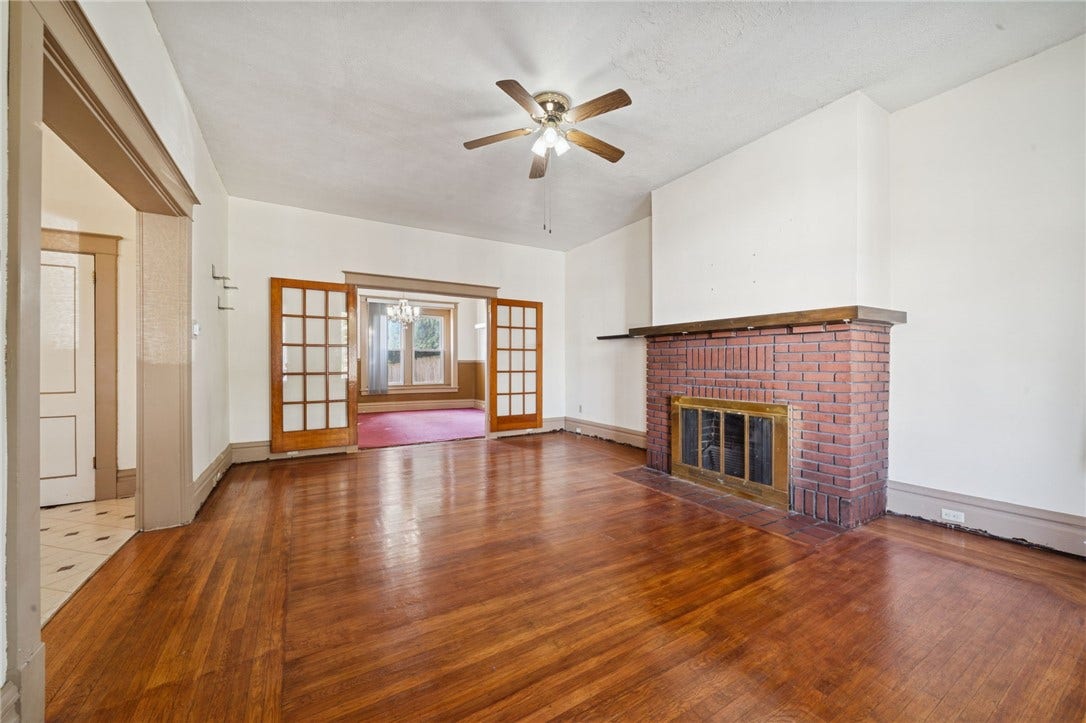120 N 1st St, Jeannette, PA 15644