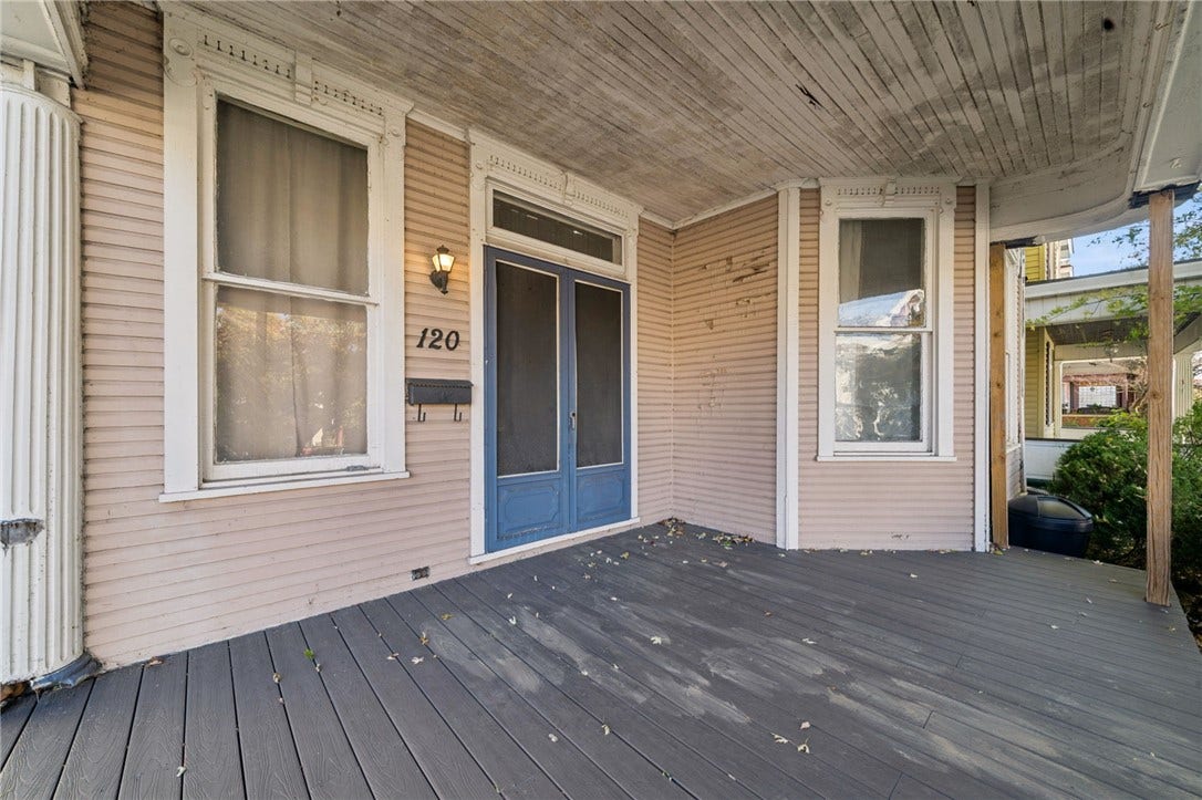 120 N 1st St, Jeannette, PA 15644