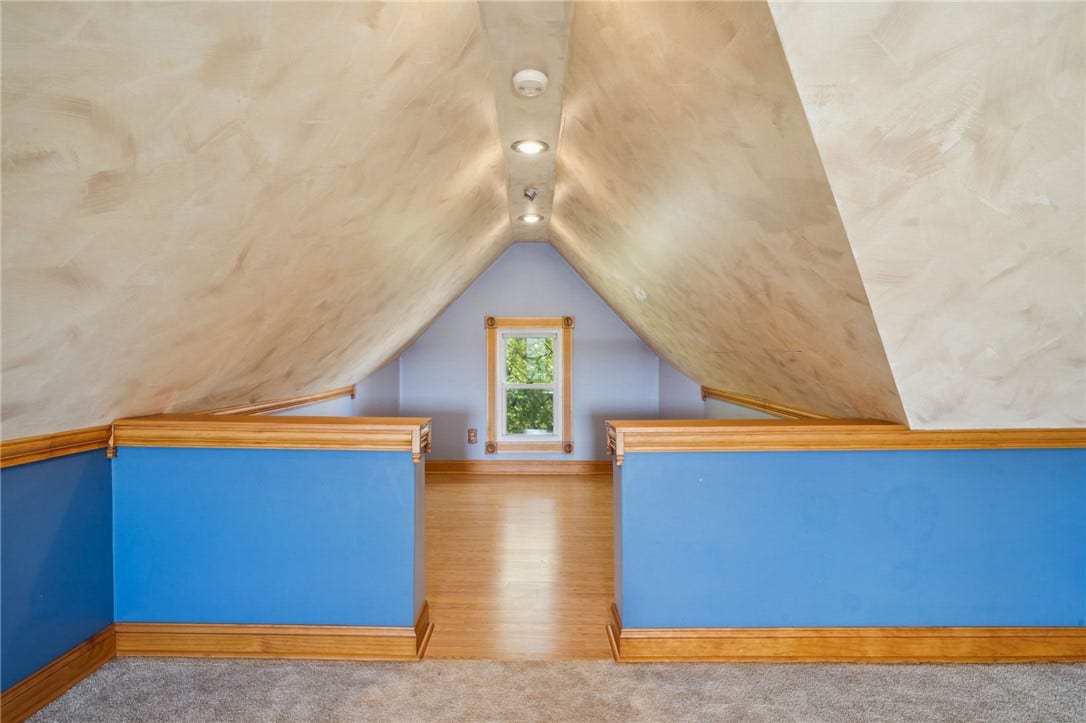 120 N 1st St, Jeannette, PA 15644