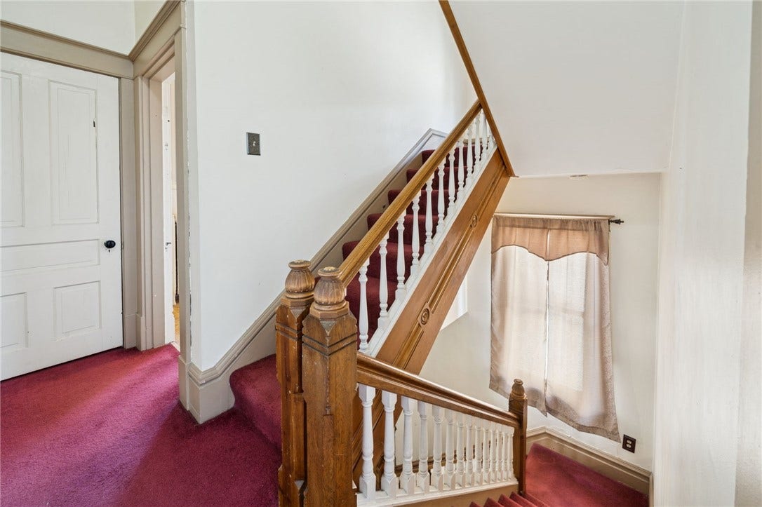 120 N 1st St, Jeannette, PA 15644