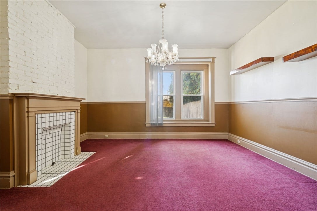 120 N 1st St, Jeannette, PA 15644