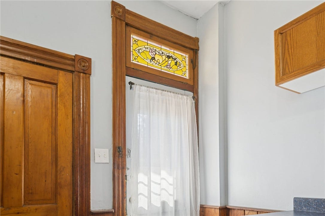 120 N 1st St, Jeannette, PA 15644