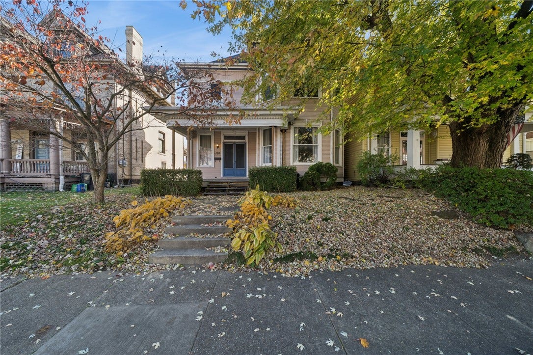 120 N 1st St, Jeannette, PA 15644