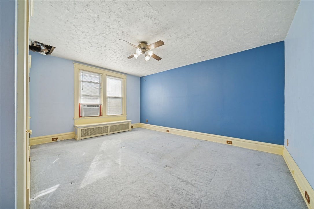 120 N 1st St, Jeannette, PA 15644