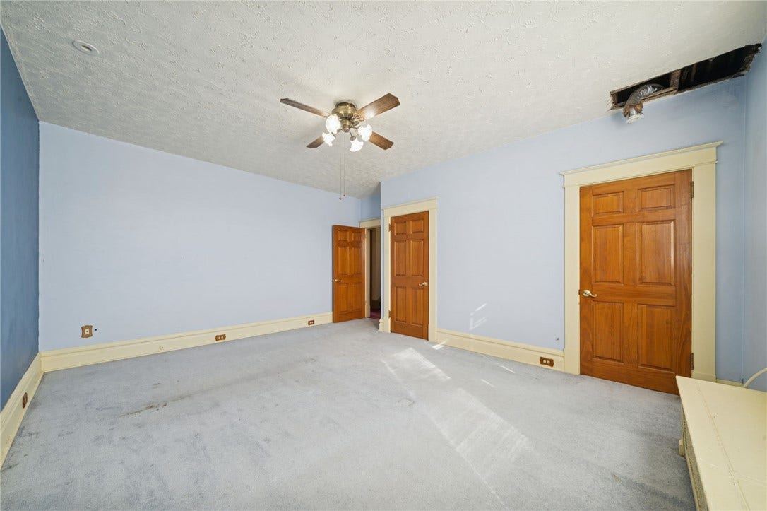 120 N 1st St, Jeannette, PA 15644