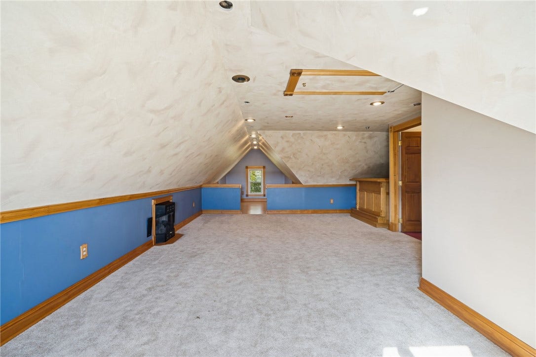 120 N 1st St, Jeannette, PA 15644