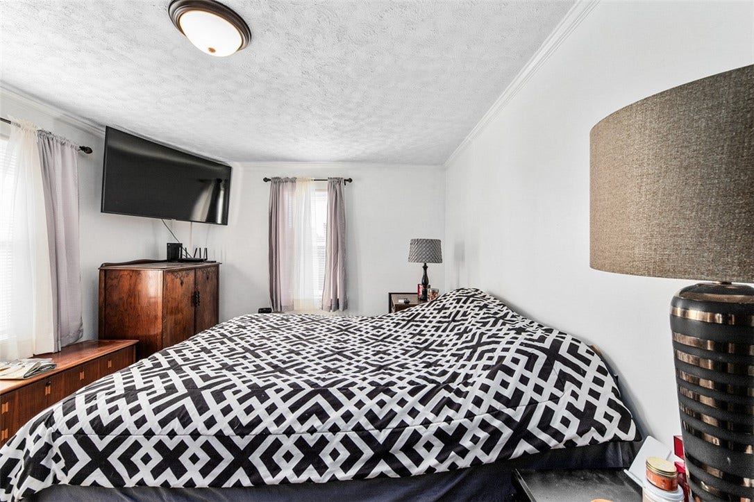 209 E South St, Connellsville, PA 15425