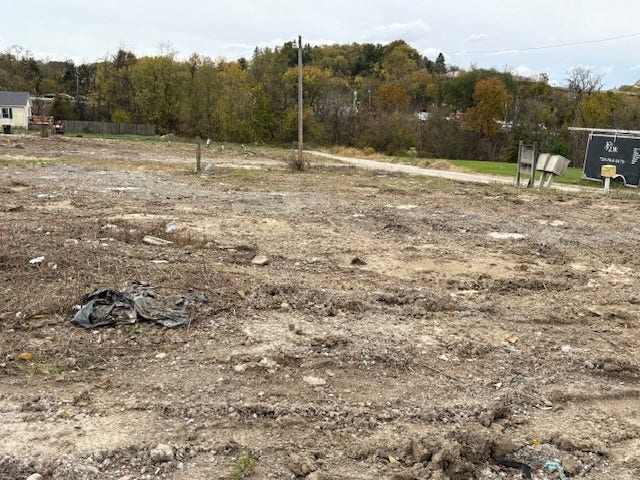 000 California Colorado Ln, Irwin, PA 15642