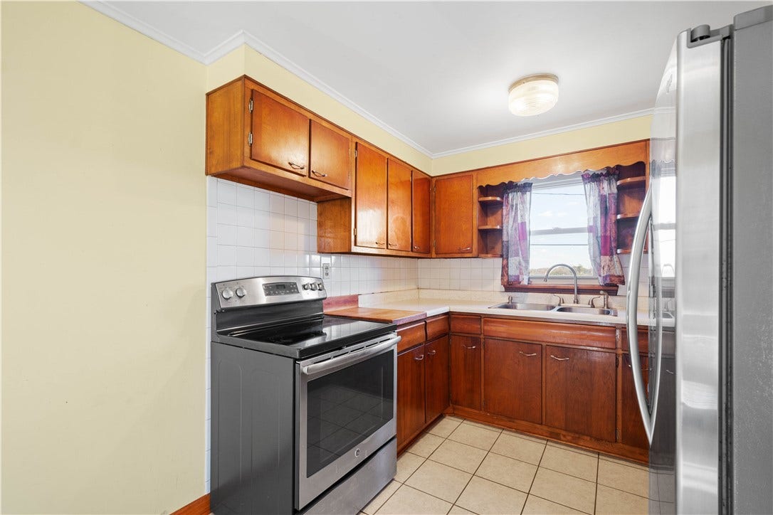 275 Hallam Rd, Washington, PA 15301
