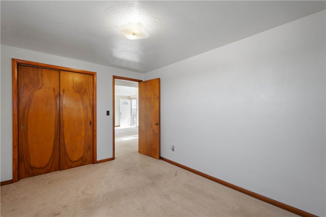 275 Hallam Rd, Washington, PA 15301