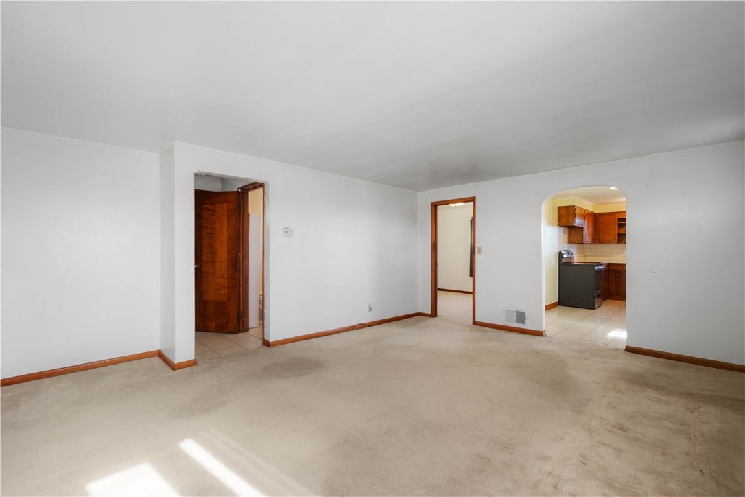 275 Hallam Rd, Washington, PA 15301