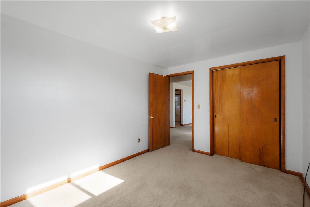 275 Hallam Rd, Washington, PA 15301