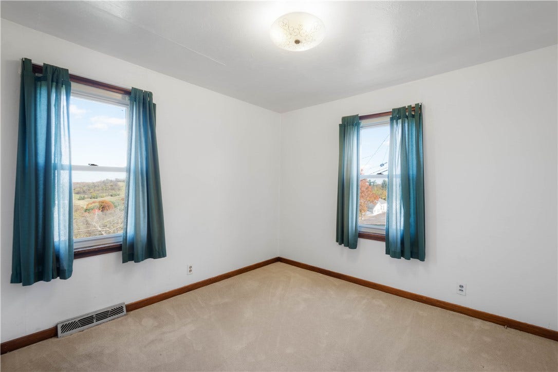 275 Hallam Rd, Washington, PA 15301