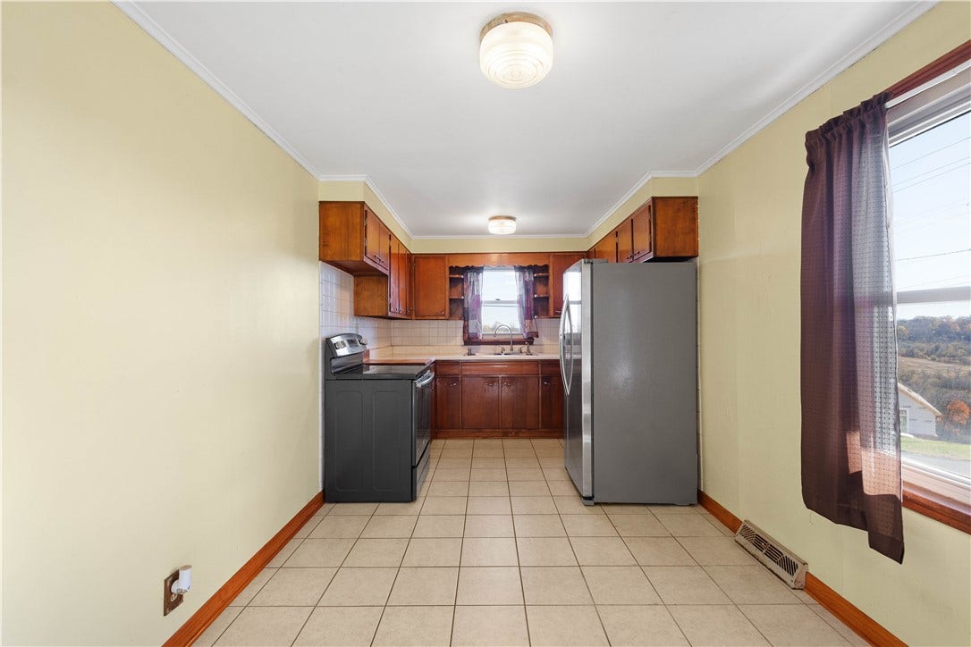 275 Hallam Rd, Washington, PA 15301